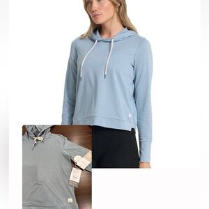 VUORI WOMEN'S HALO ESSENTIAL HOODIE  HEATHER GREY NWT